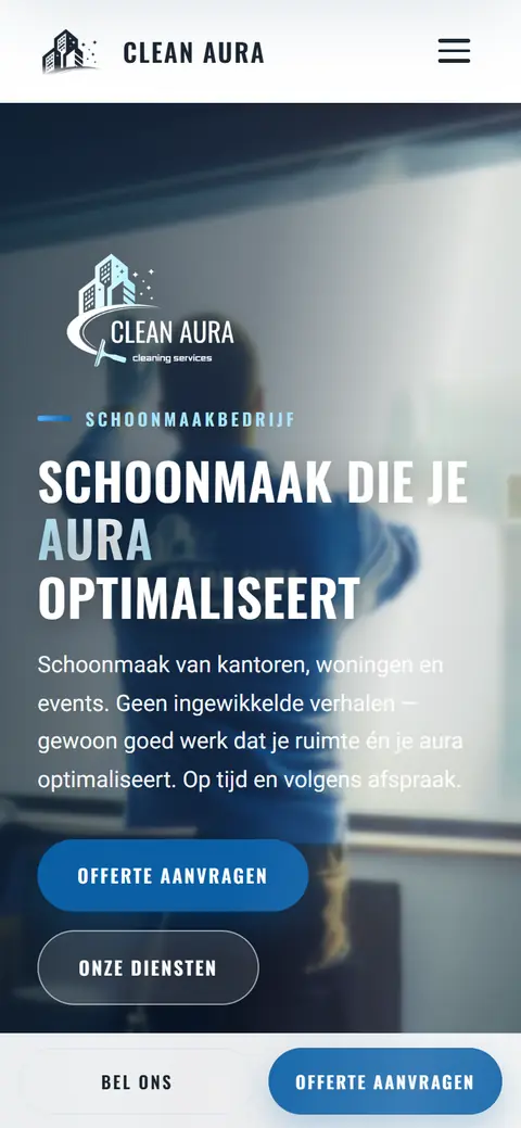 De Clean Aura-homepage op een gsm, met een bel- en offertebalk onderaan.